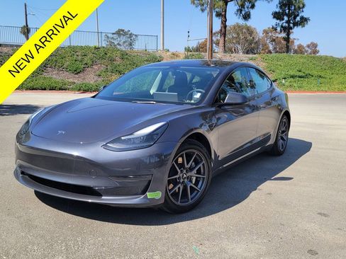 Used 2023 Tesla Model 3 Standard Range RWD image 1