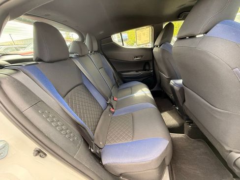 Used 2021 Toyota C-HR XLE FWD image 36