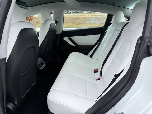 Used 2020 Tesla Model 3 Standard Range Plus image 16