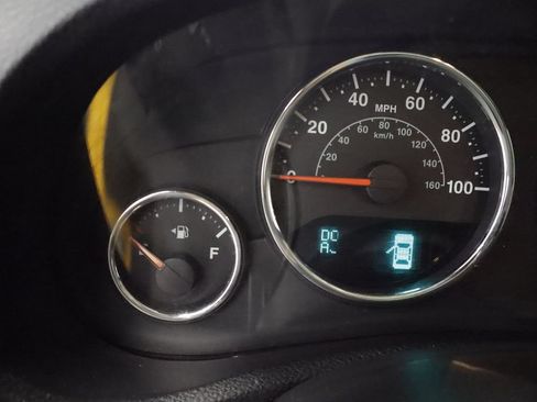 Used 2015 Jeep Wrangler Rubicon w/ Power Convenience Group AWD/4WD image 18