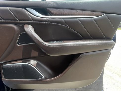 Used 2019 Maserati Levante GranLusso image 35