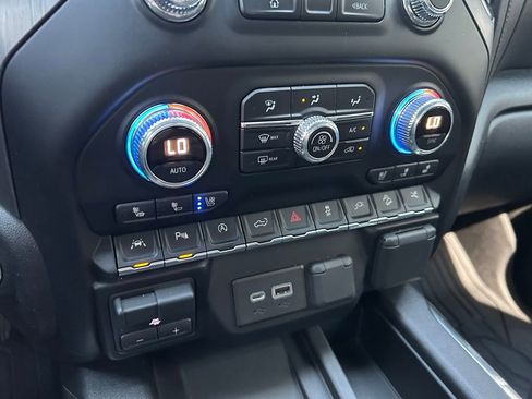 Used 2019 GMC Sierra 1500 Denali w/ Technology Package AWD/4WD image 38