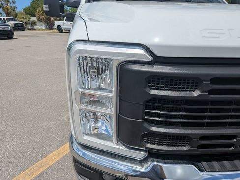 Used 2025 Ford F350 XL w/ XL Chrome Package image 11