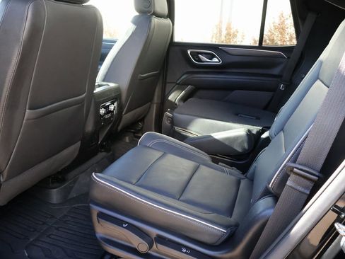 Used 2022 GMC Yukon SLT w/ SLT Premium Package image 20