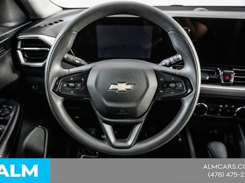Used 2025 Chevrolet TrailBlazer LT AWD/4WD image 30