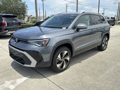 New 2026 Volkswagen Taos SE AWD/4WD image 8