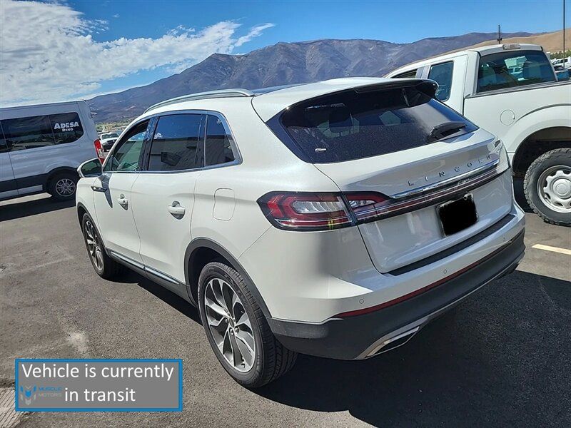 Used 2022 Lincoln Nautilus Reserve AWD/4WD image 2