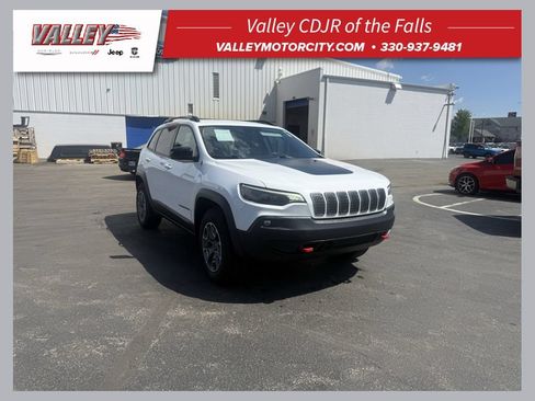 Used 2022 Jeep Cherokee Trailhawk w/ Premium Leather Package AWD/4WD image 1
