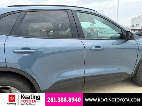 Used 2025 Ford Escape ST-Line Select AWD/4WD image 2