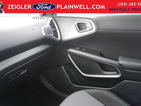 Used 2024 Kia Soul LX w/ Option Group 015 image 28