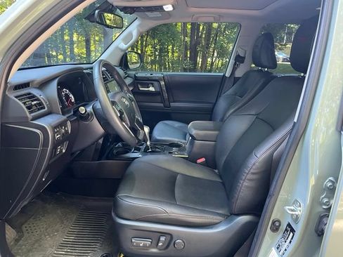 Used 2022 Toyota 4Runner TRD Off-Road Premium w/ Moonroof Package AWD/4WD image 5