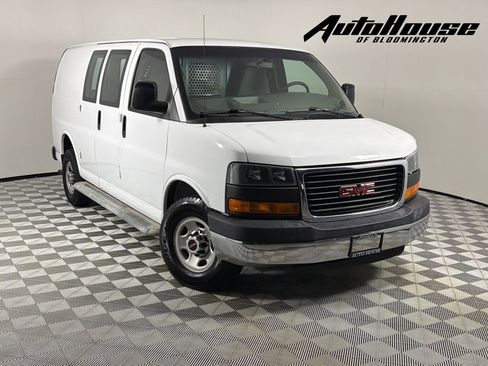 Used 2015 GMC Savana 2500 RWD image 1
