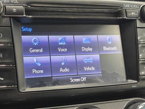 Used 2015 Toyota RAV4 LE image 9