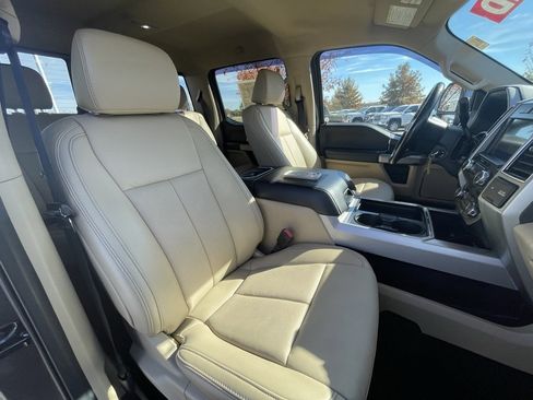 Used 2021 Ford F250 Lariat w/ Chrome Package image 31