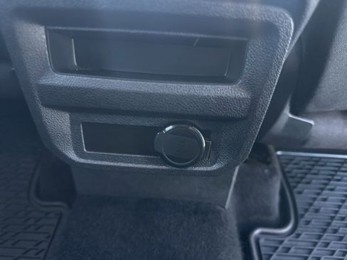 Used 2022 Volkswagen Tiguan S image 38