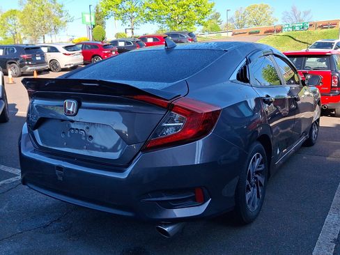 Used 2018 Honda Civic EX image 3