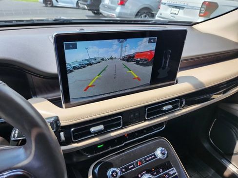 Used 2022 Lincoln Nautilus Reserve image 11