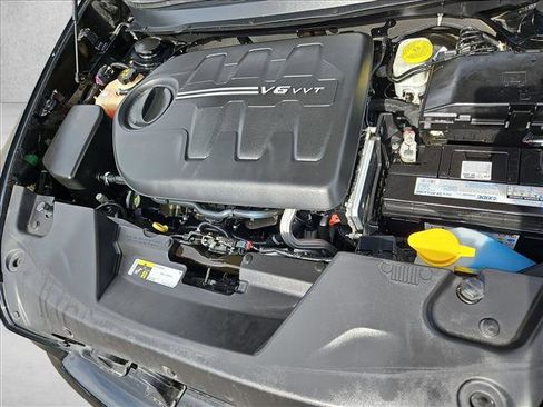 Used 2018 Jeep Cherokee Latitude Plus image 24