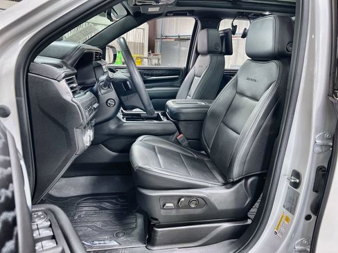 Used 2023 GMC Yukon Denali w/ Denali Reserve Package AWD/4WD image 12