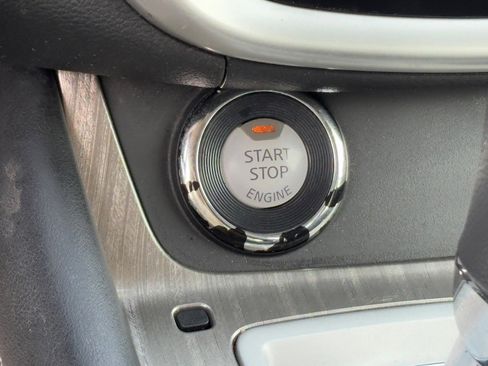 Used 2018 Nissan Murano SV image 25