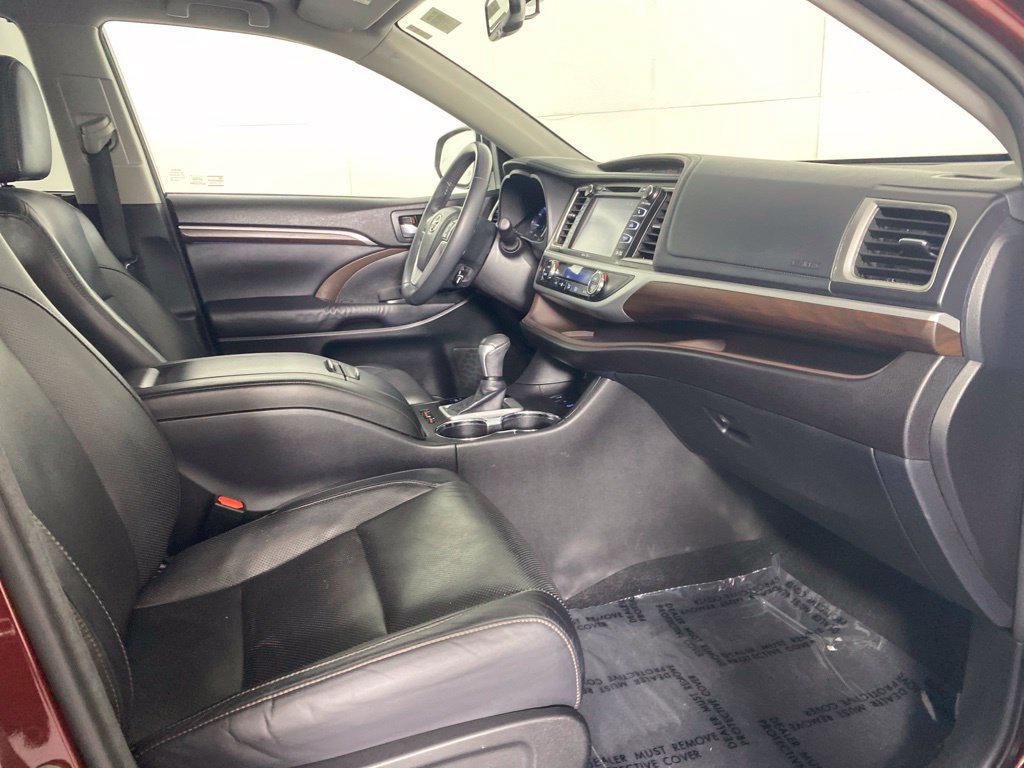 Used 2014 Toyota Highlander Limited AWD/4WD image 32