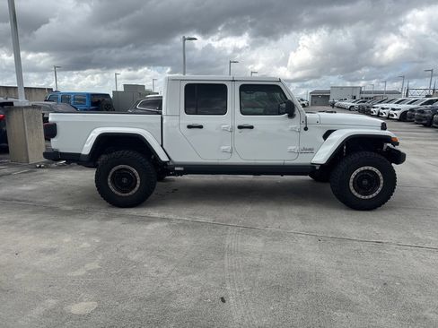 Certified 2022 Jeep Gladiator Overland w/ Safety Group image 10