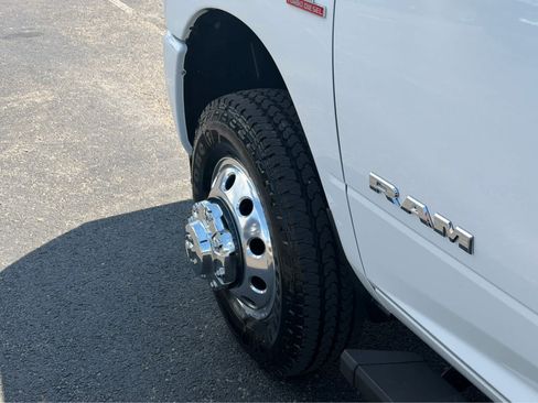 Used 2025 RAM 3500 Big Horn AWD/4WD image 11