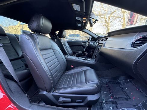 Used 2013 Ford Mustang GT Premium w/ Comfort Pkg image 17