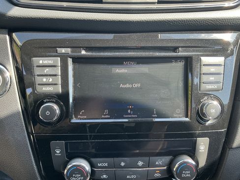 Used 2020 Nissan Rogue SV AWD/4WD image 20