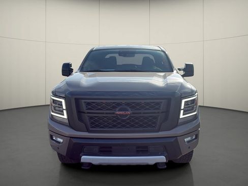 Used 2022 Nissan Titan PRO-4X AWD/4WD image 2