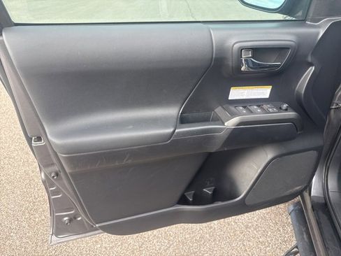 Used 2020 Toyota Tacoma TRD Off-Road image 16