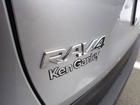 Certified 2023 Toyota RAV4 XLE w/ Convenience Package image 7