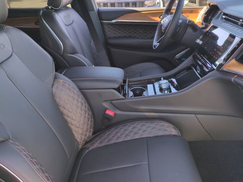New 2026 Jeep Grand Cherokee L Summit w/ Obsidian Package AWD/4WD image 19
