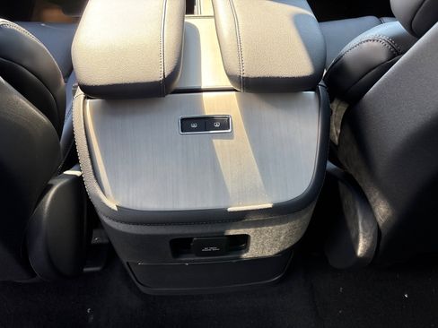 New 2025 Lincoln Navigator Reserve w/ Jet Appearance Package image 33