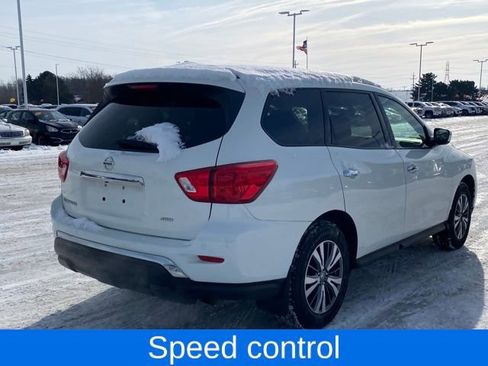 Used 2020 Nissan Pathfinder S image 3