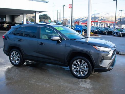 Used 2025 Toyota RAV4 XLE Premium image 10