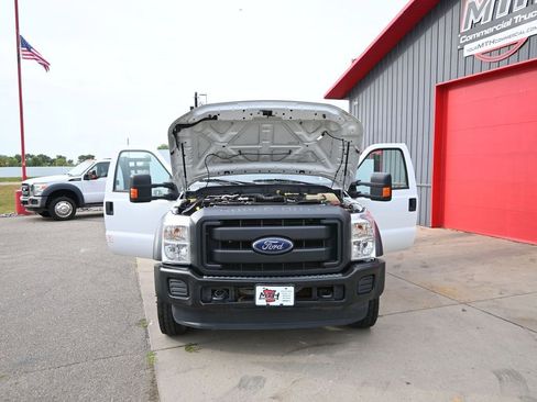 Used 2016 Ford F550 2WD Regular Cab Super Duty image 16