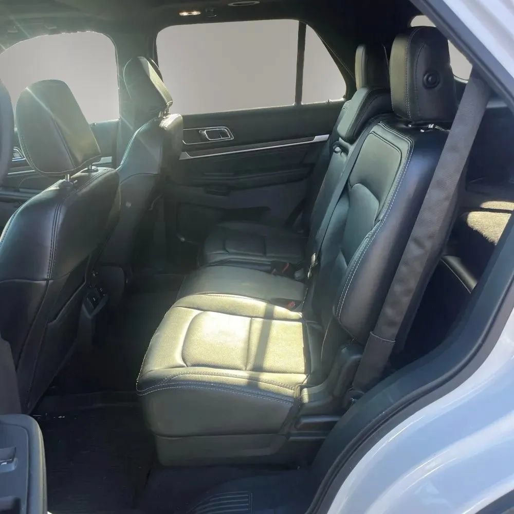 Used 2018 Ford Explorer Limited w/ Equipment Group 301A AWD/4WD image 15