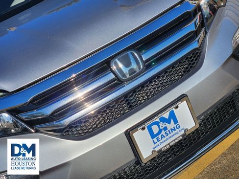 Used 2018 Honda Pilot Touring image 13