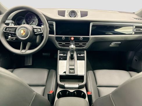 Used 2026 Porsche Macan AWD/4WD image 16
