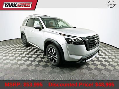 New 2025 Nissan Pathfinder Platinum w/ Black Appearance Package