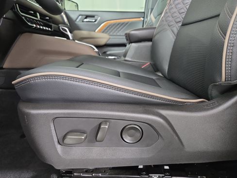 Certified 2024 GMC Canyon Denali AWD/4WD image 32
