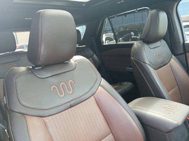 Used 2023 Ford Explorer King Ranch w/ Technology Package RWD image 16