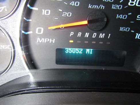 Used 2020 Chevrolet Express 2500 w/ Driver Convenience Package RWD image 16
