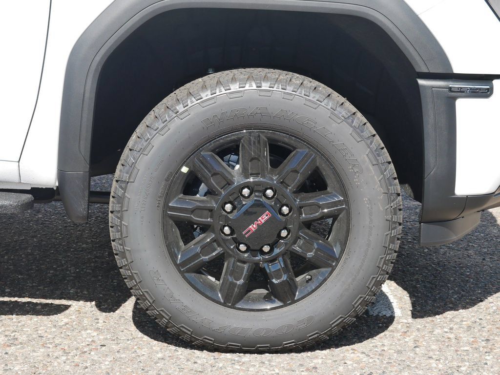 New 2026 GMC Sierra 3500 AT4 w/ AT4 Premium Plus Package AWD/4WD image 3