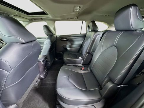 New 2026 Toyota Highlander XLE image 27
