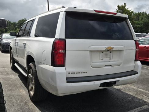 Used 2019 Chevrolet Suburban LT RWD image 5