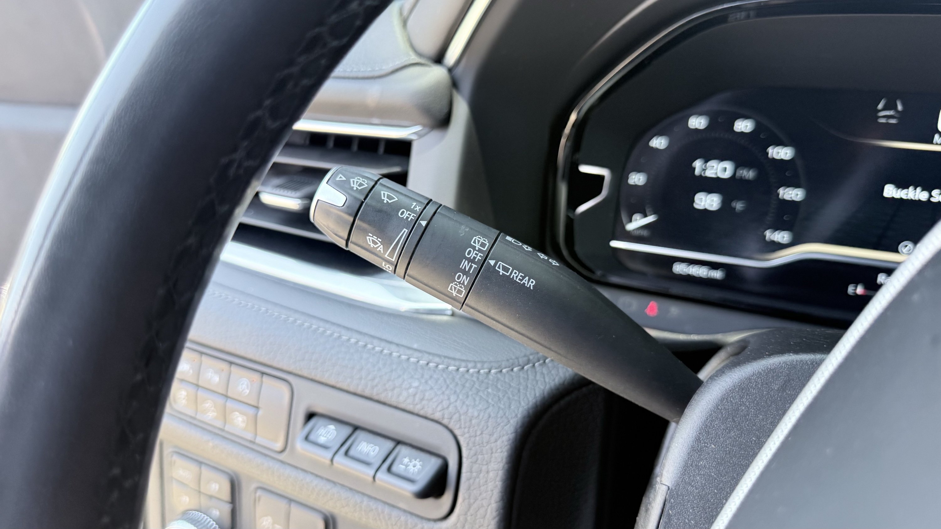 Used 2023 GMC Yukon Denali AWD/4WD image 65