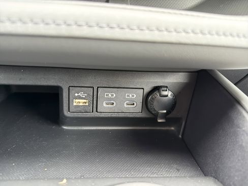 Used 2024 Toyota Highlander XLE image 21