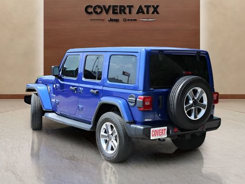 Used 2018 Jeep Wrangler Unlimited Sahara AWD/4WD image 3